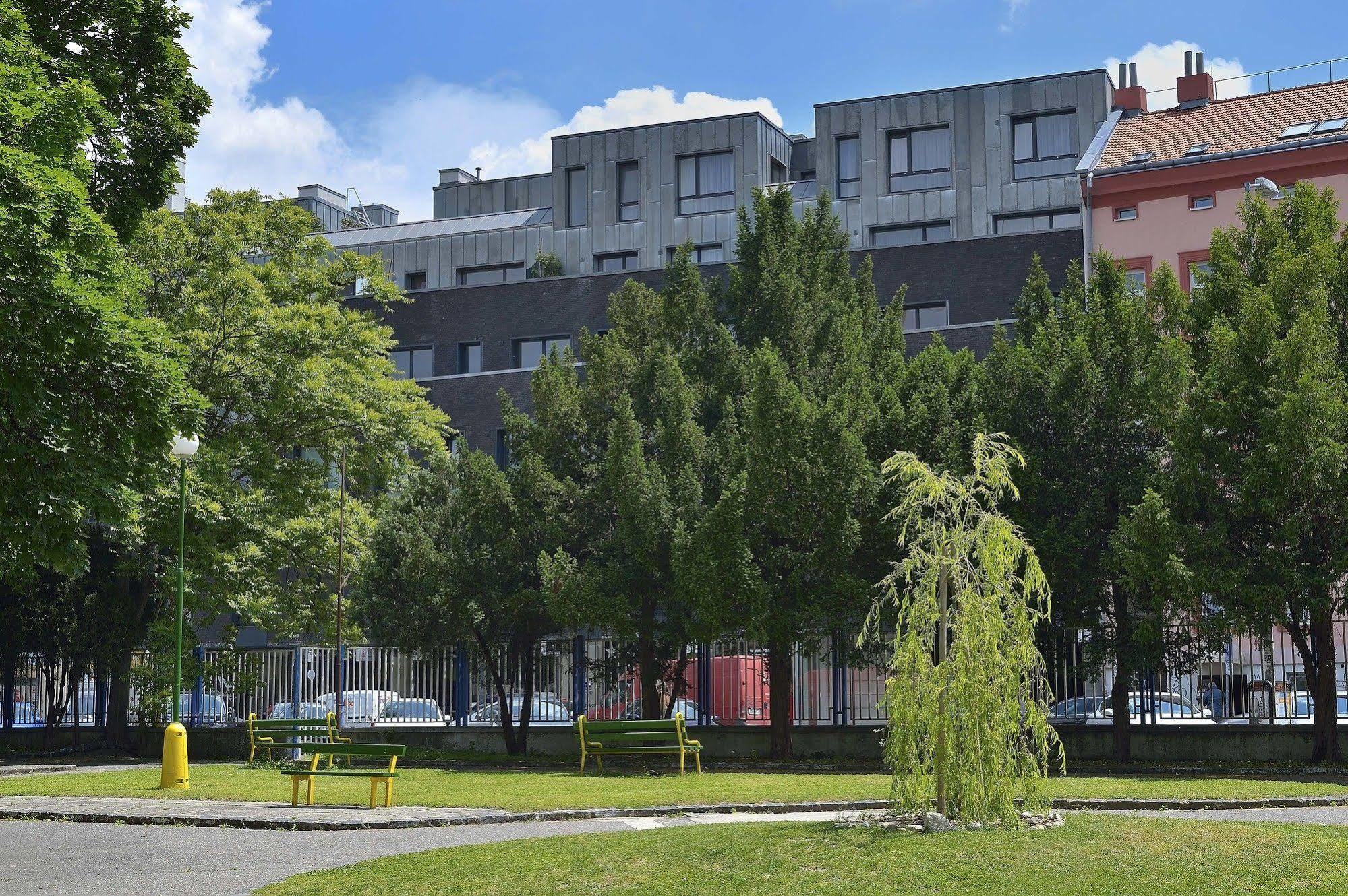 Ambiente Serviced Apartments - Dunajska 브라티슬라바 외부 사진