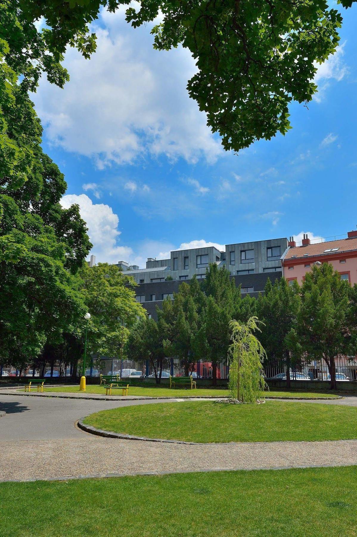 Ambiente Serviced Apartments - Dunajska 브라티슬라바 외부 사진