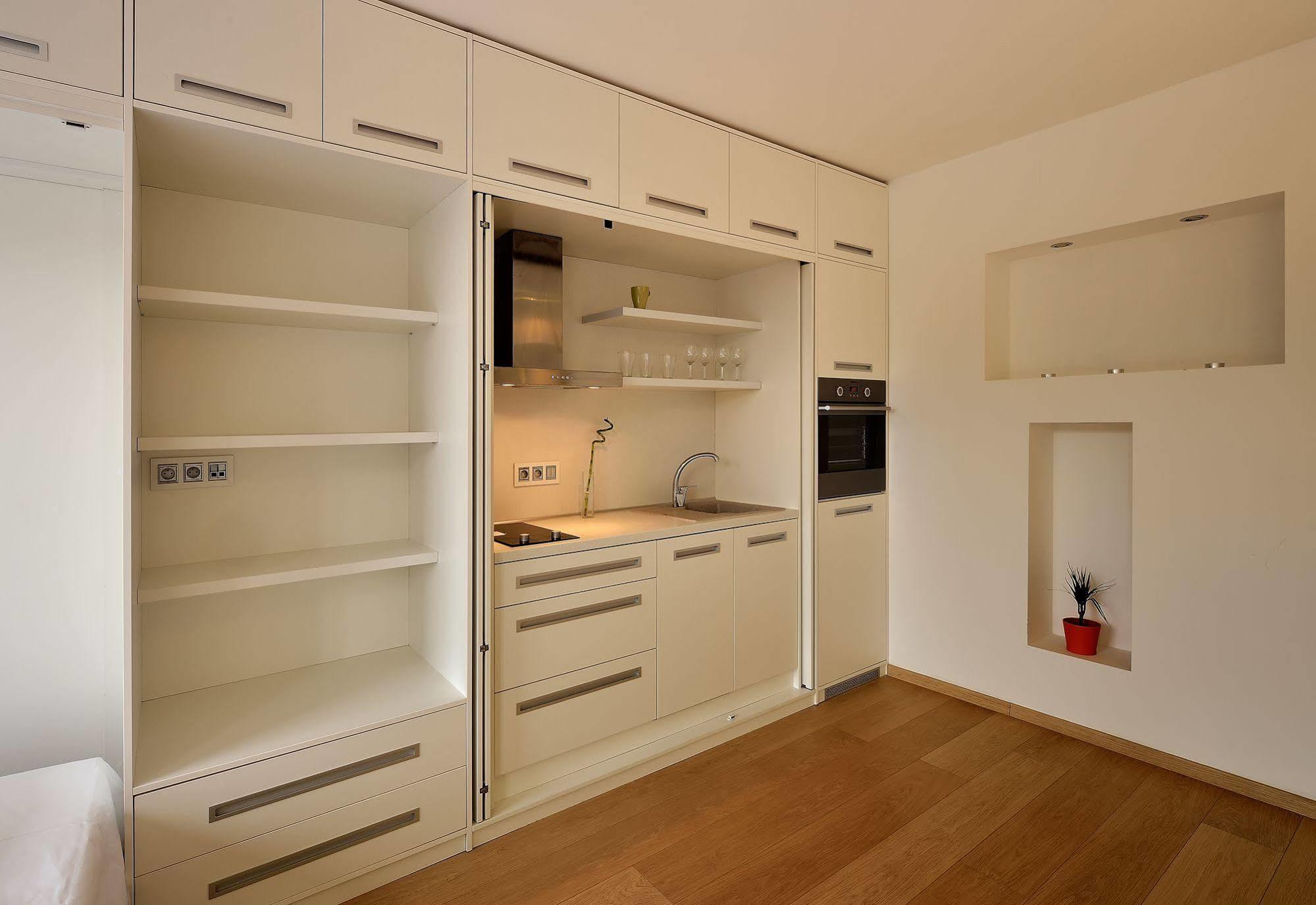 Ambiente Serviced Apartments - Dunajska 브라티슬라바 외부 사진
