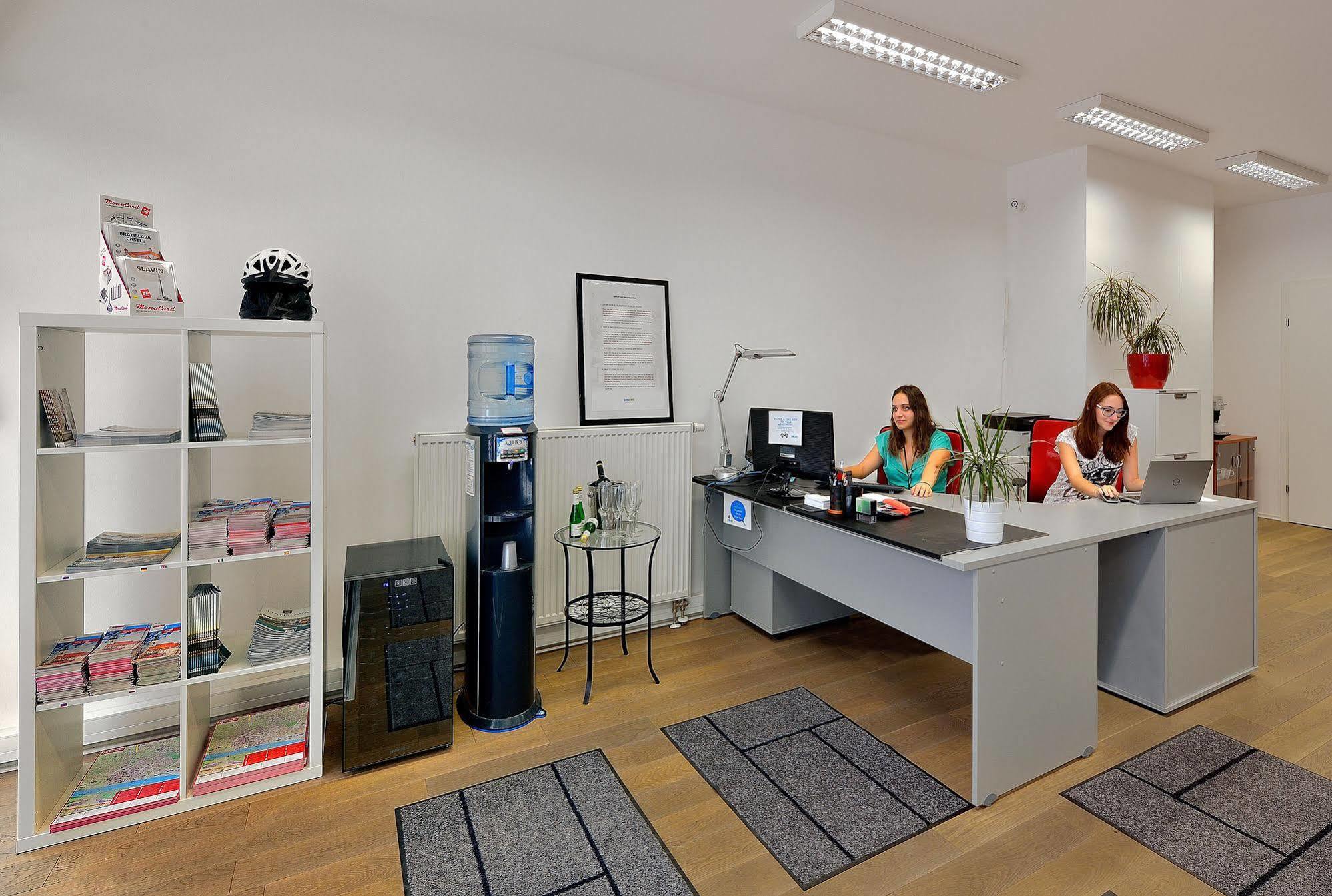Ambiente Serviced Apartments - Dunajska 브라티슬라바 외부 사진
