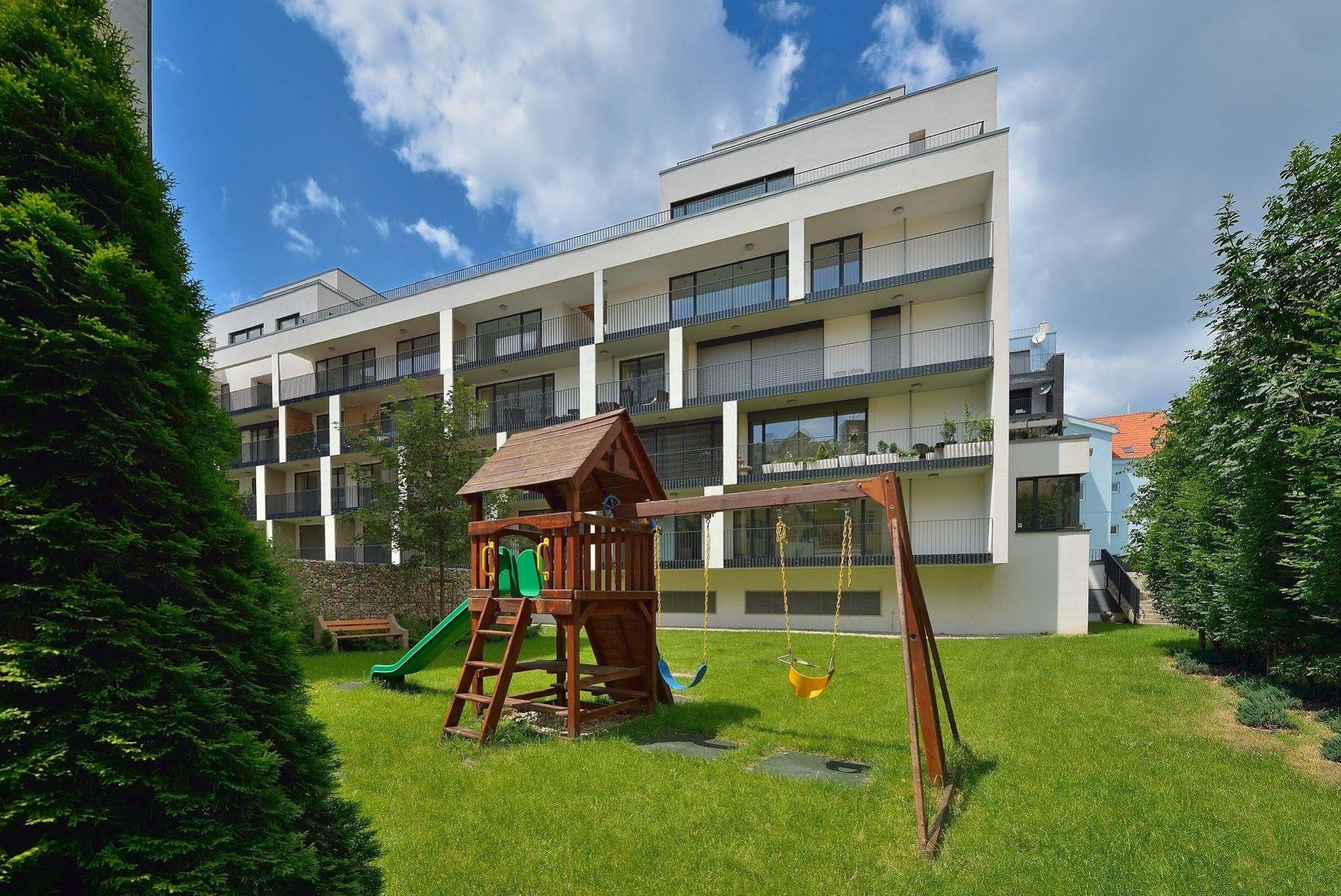 Ambiente Serviced Apartments - Dunajska 브라티슬라바 외부 사진