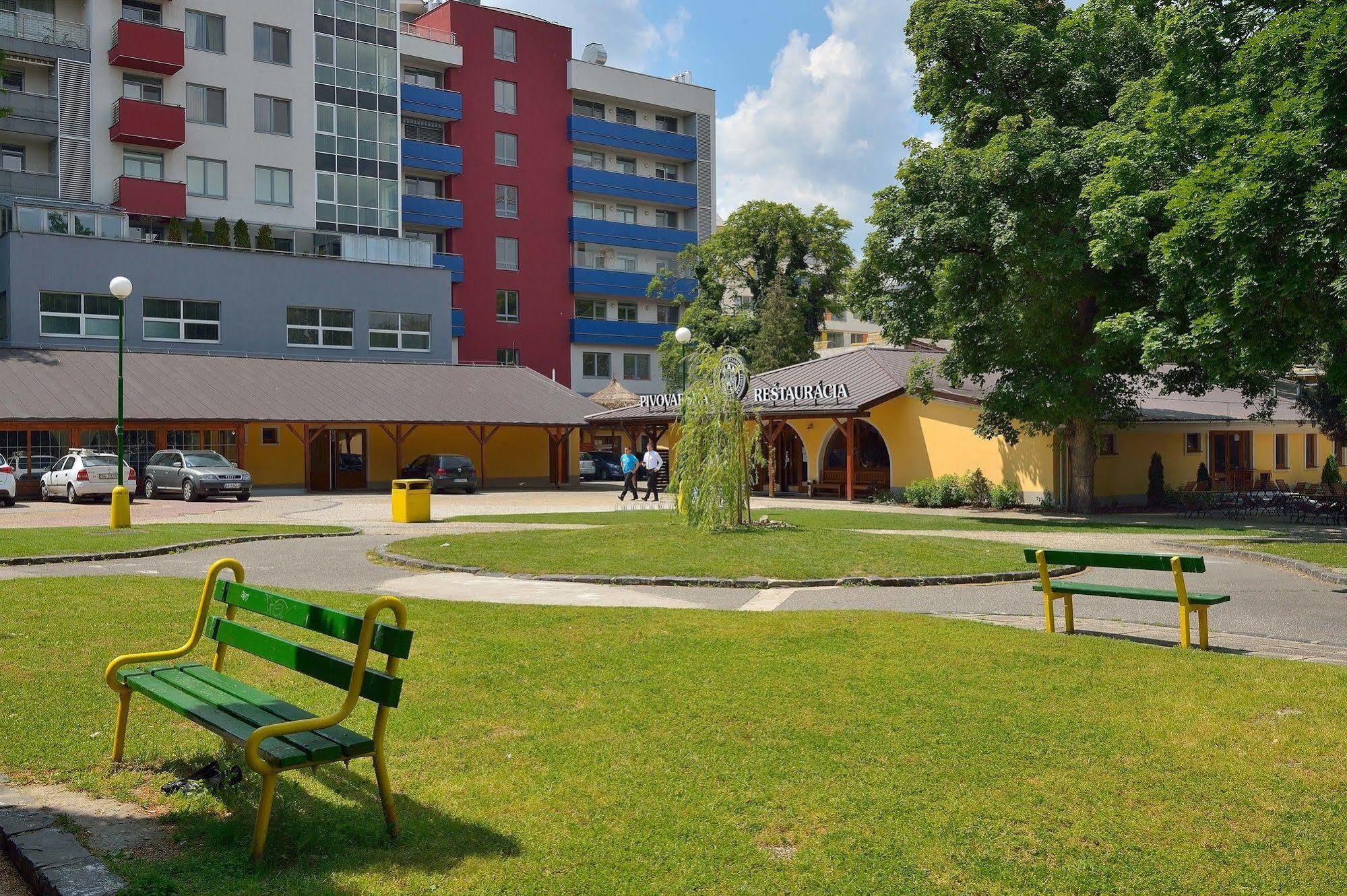 Ambiente Serviced Apartments - Dunajska 브라티슬라바 외부 사진